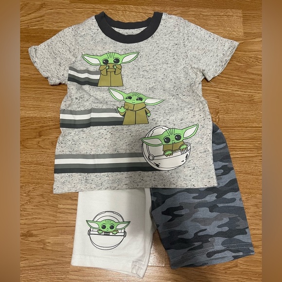 Star Wars Mandallorian Kids Gray and Green Shorts Set (Size 2T) - Picture 1 of 7